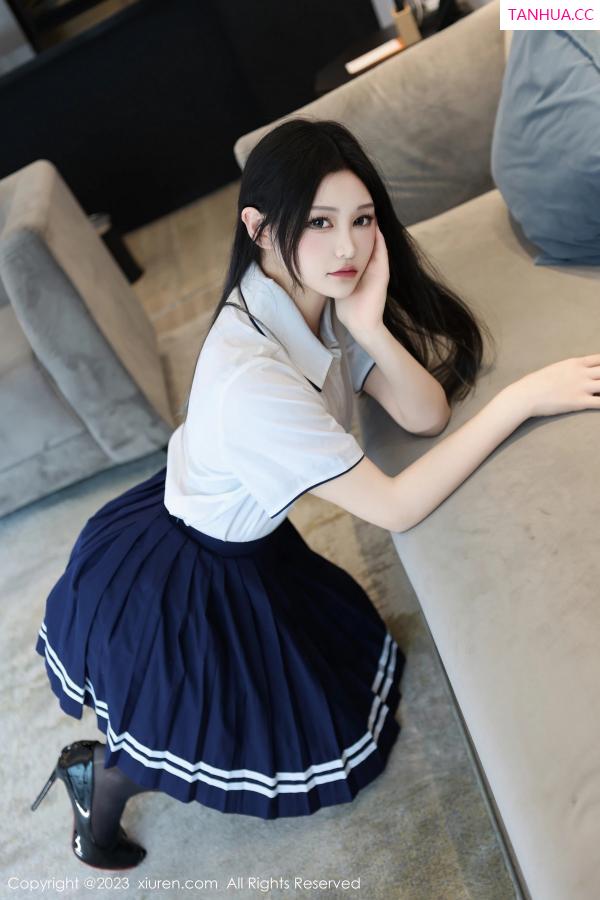 刘美含 刘美含 [XiuRen]高清写真图 2023.11.22 No.7697 大橘BBKira 丝袜短裙第13张图片